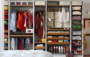 how-to-organize-clothes-in-a-closet